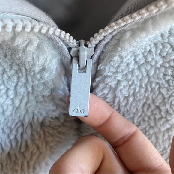 Alo Yoga Grey Cropped Foxy Sherpa Jacket - Picture 8 of 8